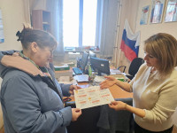 Сотрудники отдела по вопросам миграции ОВД Ирбита проводят информирование граждан о мошеннических схемах и способах защиты от них