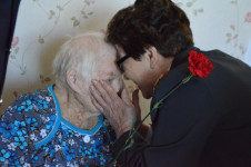 Ирбитские полицейские поздравили ветеранов МВД, прошедших годы войны, с Днём Победы