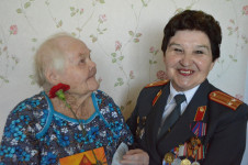 Ирбитские полицейские поздравили ветеранов МВД, прошедших годы войны, с Днём Победы