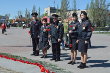 Ирбитские полицейские возложили цветы к мемориалу памяти ирбитчан, павших в годы Великой Отечественной войны