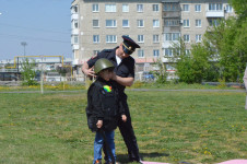 В Ирбите сотрудники полиции познакомили школьников с профессией полицейского