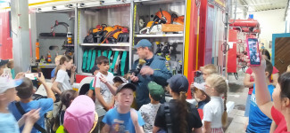 И вновь дети в гостях у пожарных