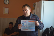 В Ирбите участковый уполномоченный полиции проводит профилактику мошенничества на своих административных участках