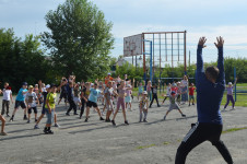 Сотрудники полиции Ирбита провели акцию «Зарядка со стражем порядка-2023»