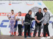 На открытии Всероссийского дня бега «Кросс нации» вручены знаки отличия комплекса ГТО