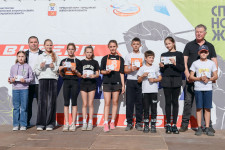 На открытии Всероссийского дня бега «Кросс нации» вручены знаки отличия комплекса ГТО