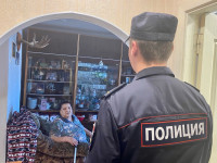 Полиция Ирбита проводит профилактические беседы с гражданами по теме мошенничества