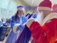 Ирбитские полицейские и члены Общественного совета при МО МВД России «Ирбитский» принимают участие в акции «Полицейский Дед Мороз 2024»