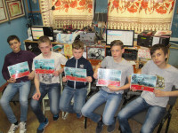 Операторы молодежной коллективной радиостанции