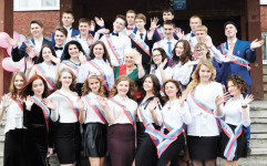 Трелью заливаются последние звонки!