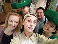 Режиссер театра, постановщик интермедии О. Стороженко, арт. К. Скворцова, арт. К. Валеева, арт. Т. Скоморохова, администратор В. Анчугин.