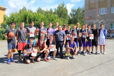 В Ирбите прошел открытый Кубок города по стритболу