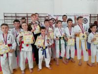 «Горячий» март у каратистов