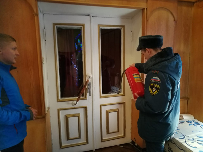 Первичные средства пожаротушения театра