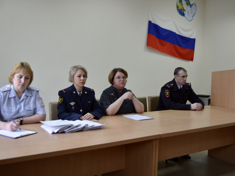 В полиции Ирбита прошло собрание для подростков, осужденных к мерам наказания, не связанных с лишением свободы, несовершеннолетних, к которым применены принудительные меры воспитательного воздействия