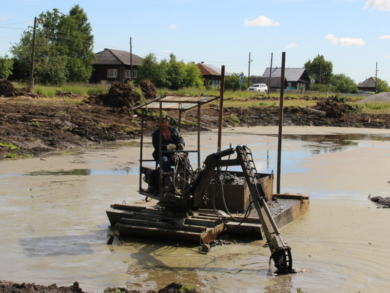 Строительство Парка Победы в поселке Зайково продолжается