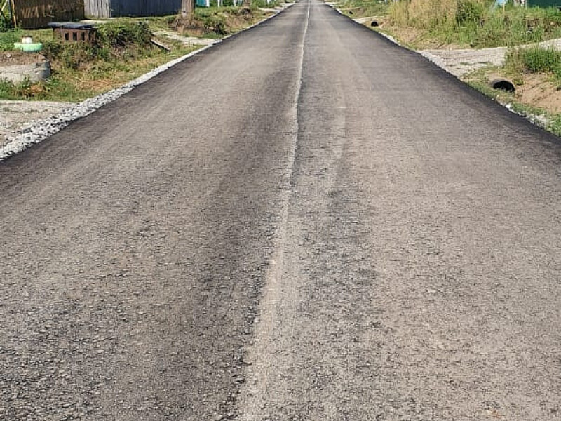 В селе Чубаровском продолжаются работы по ремонту дороги