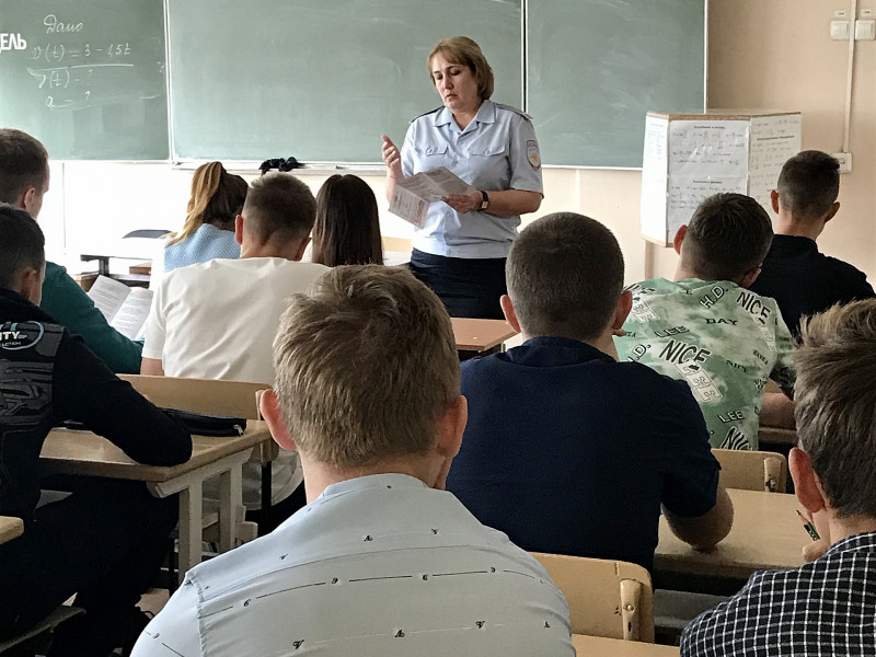 Полицейские Ирбита приняли участие в акции "Наш Мир"