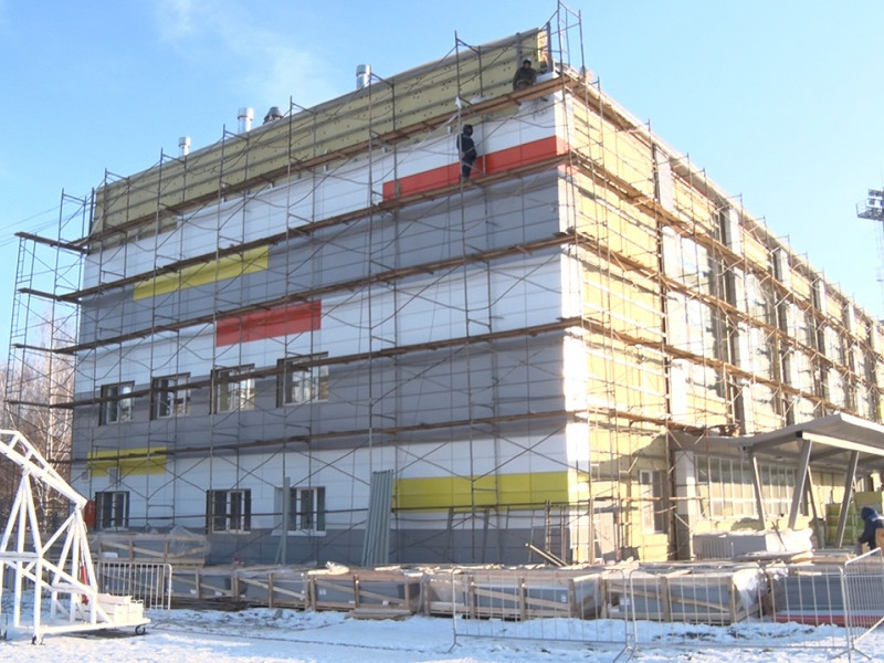 Капитальный ремонт спортпавильона на стадионе "Юность" продолжается