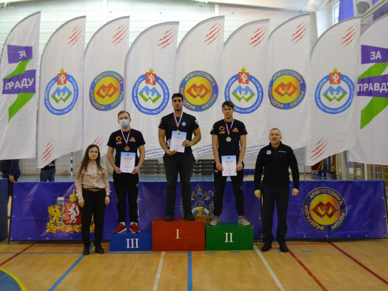 Ирбитчанин занял 1 место на Первенстве Екатеринбурга по армрестлингу