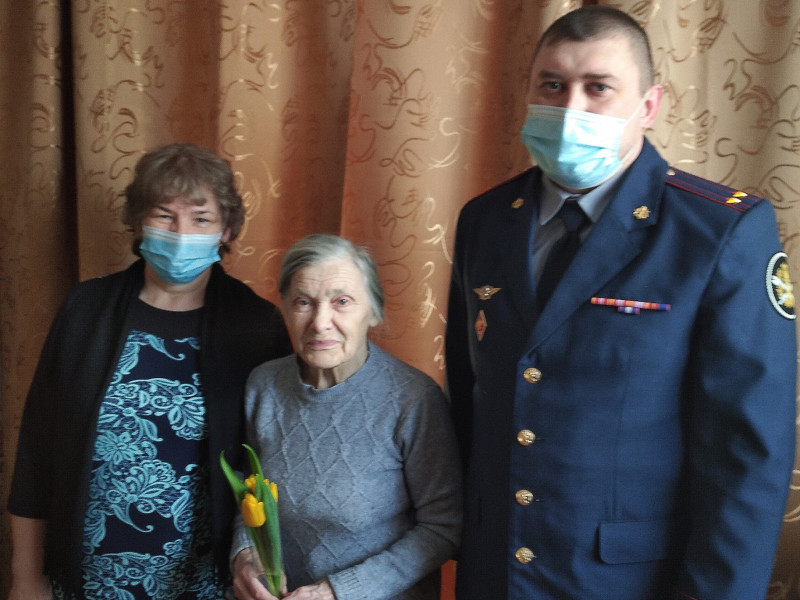 Женщин-ветеранов СИЗО-2 поздравили с Международным женским днем