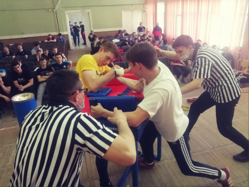 Первенство города Ирбита по армрестлингу среди сборных команд 7-8, 9-11 классов