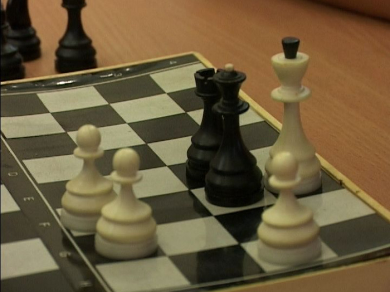 В шахматы он-лайн