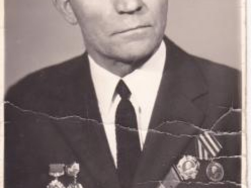 Он – из семьи Буньковых, одной из миллионов…