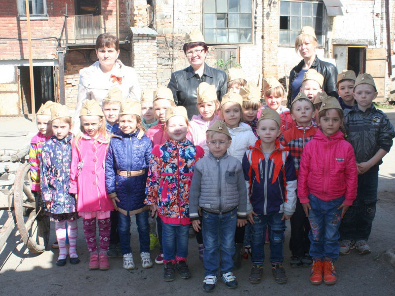 Ребята из детского сада №14 отметили День Победы в музее народного быта