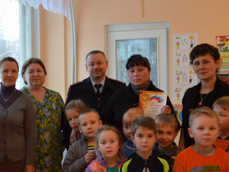 В Ирбите руководство отдела полиции выразило благодарность матерям сотрудников за воспитание сыновей