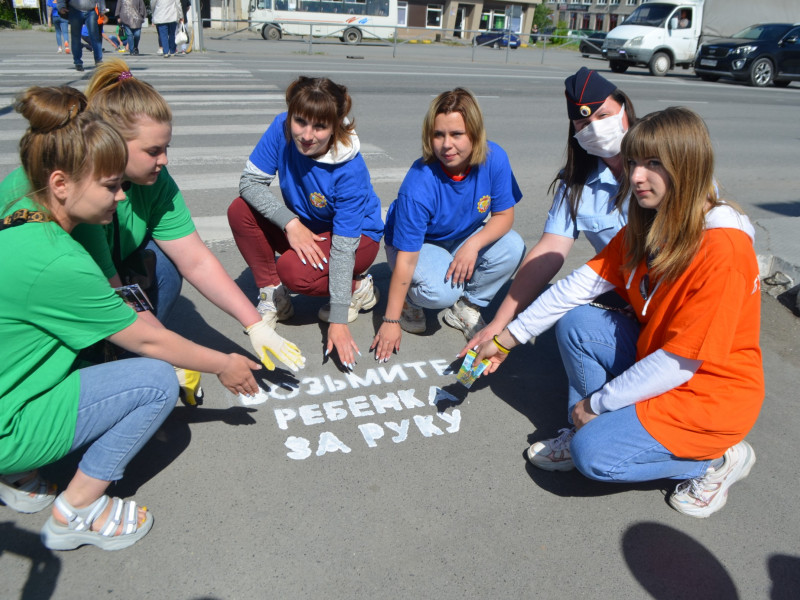 Госавтоинспекция Ирбита проводит традиционную акцию «ПДД на асфальте»