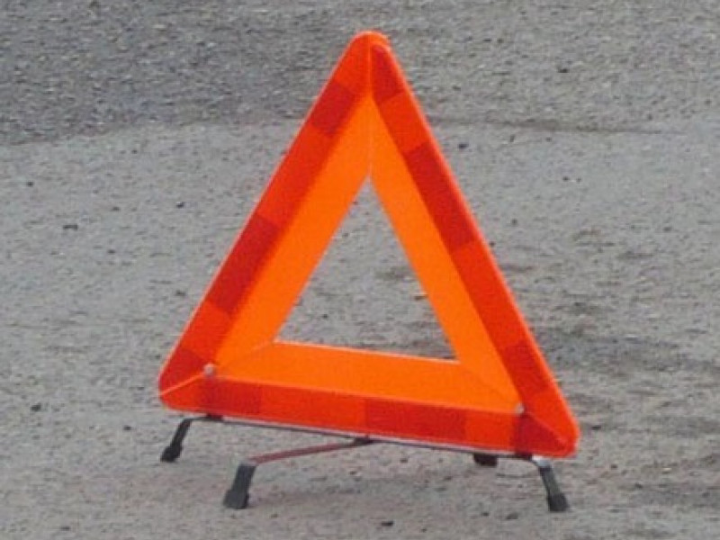 Пьяный водитель съехал с дороги и перевернулся