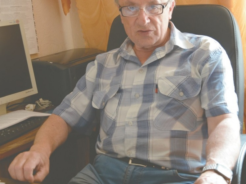 Твои, театр, кулисы святы!