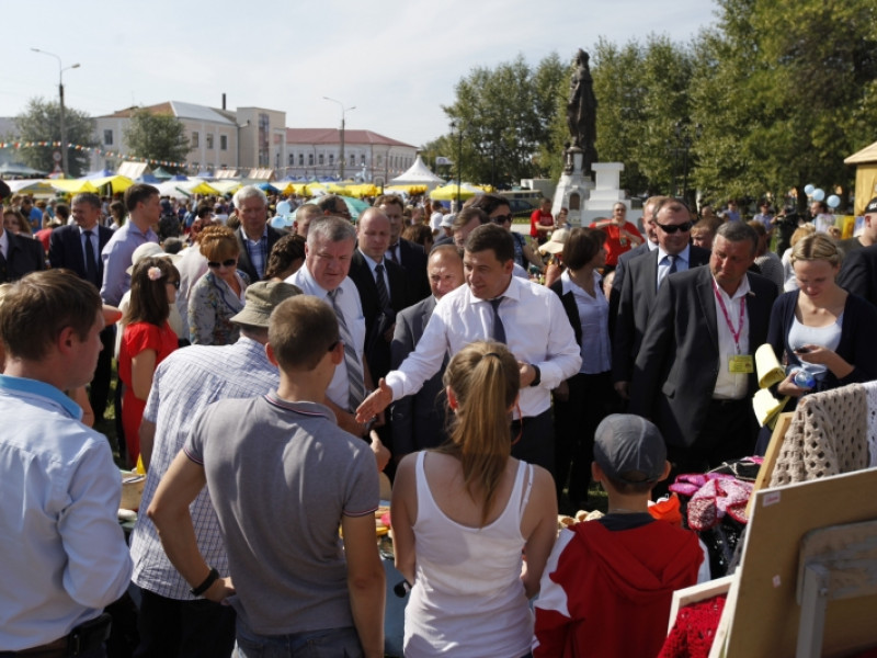 Ирбитская ярмарка имеет большой потенциал для привлечения туристов на Средний Урал, уверен губернатор