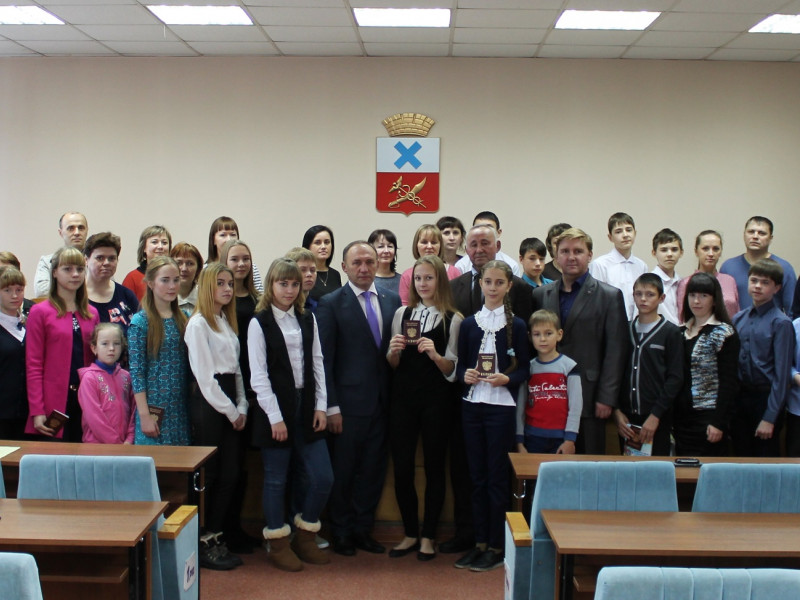 Юным жителям города Ирбита вручили паспорта