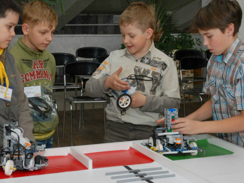 Воспитанники площадок Дворца молодёжи победили на Всероссийском конкурсе по робототехнике