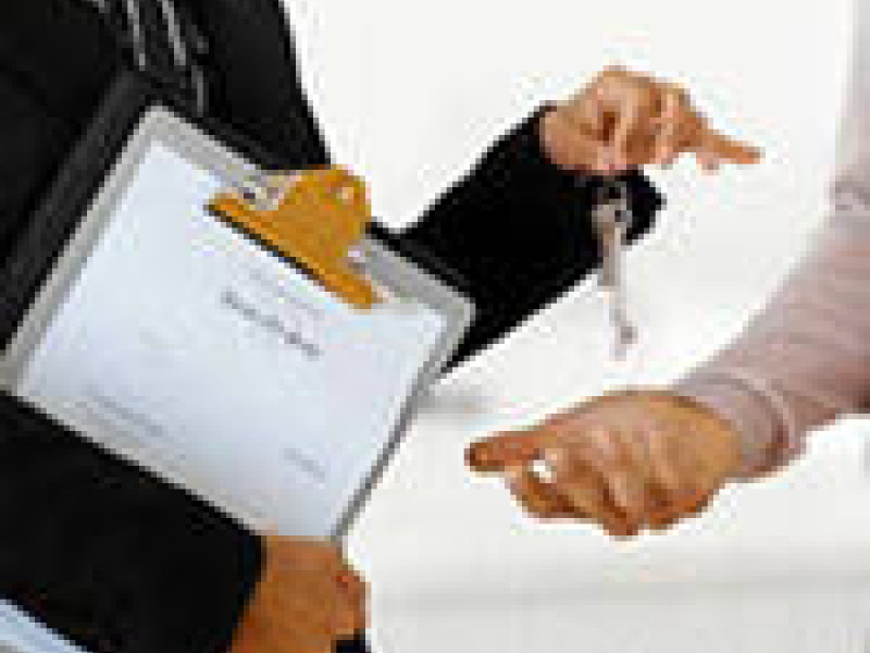 В Ирбите мать оставила сына-подростка без жилья