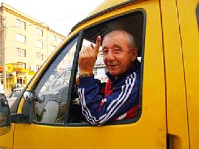 Около 70% свердловских маршруток водят иностранцы