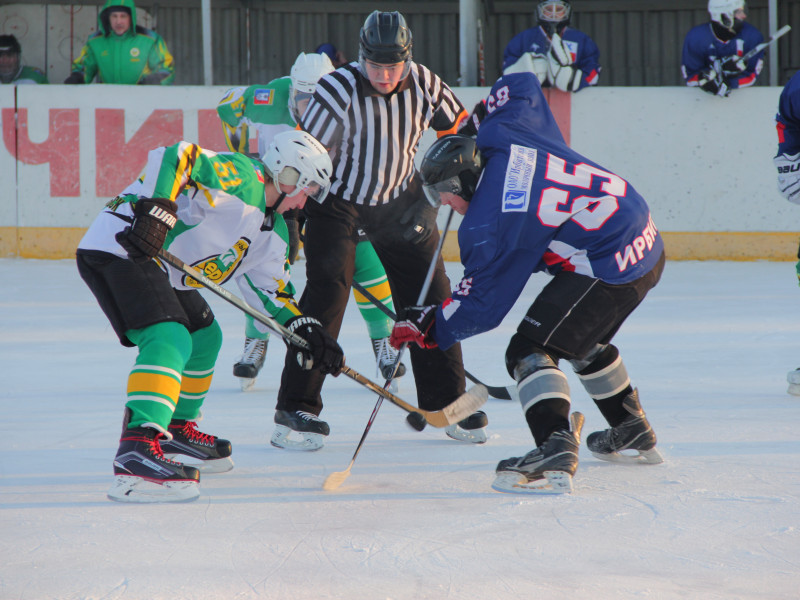 «Урал» уступил по буллитам «Кедру» из Новоуральска