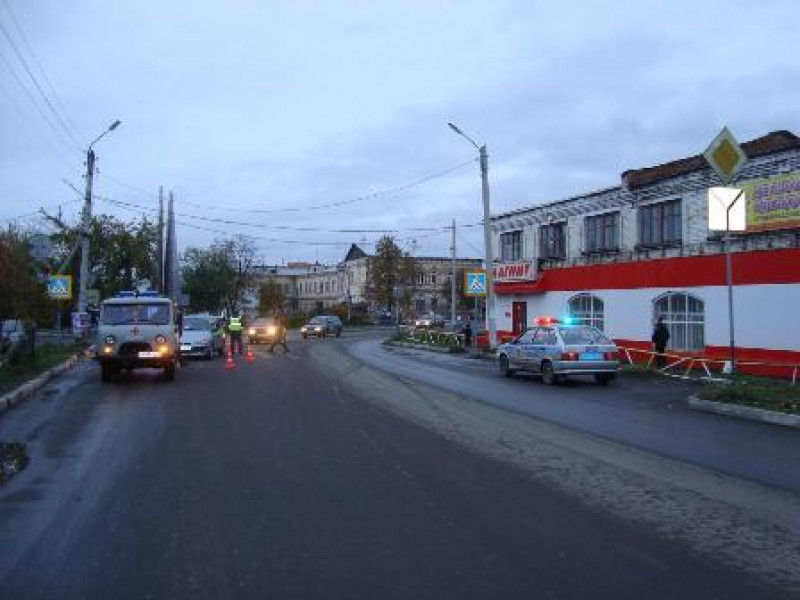 На пешеходном переходе сбили женщину