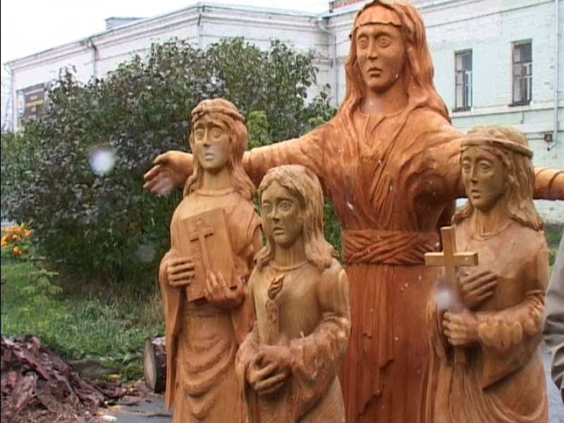 Скульптуры святых