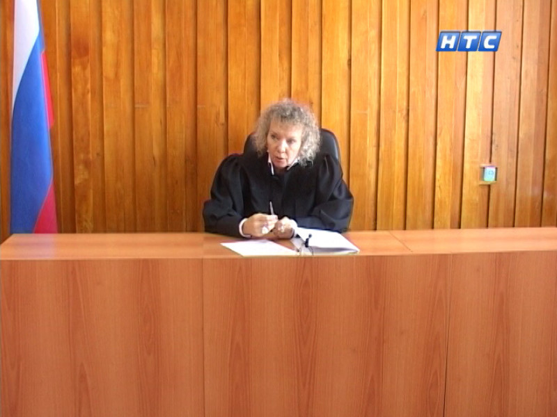 Из зала суда