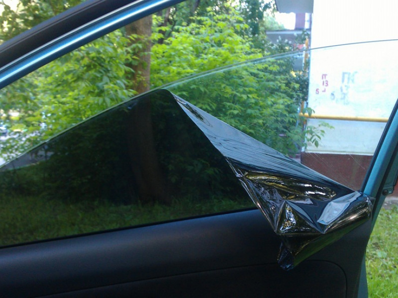 ГИБДД Ирбита напоминает об ответственности за «тонировку»