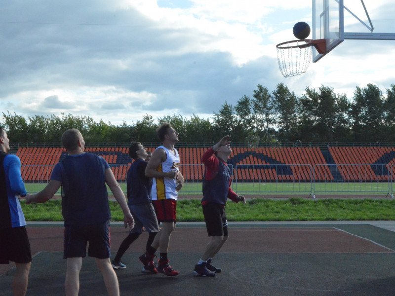 Ирбитские полицейские принимают участие в соревнованиях по стритболу