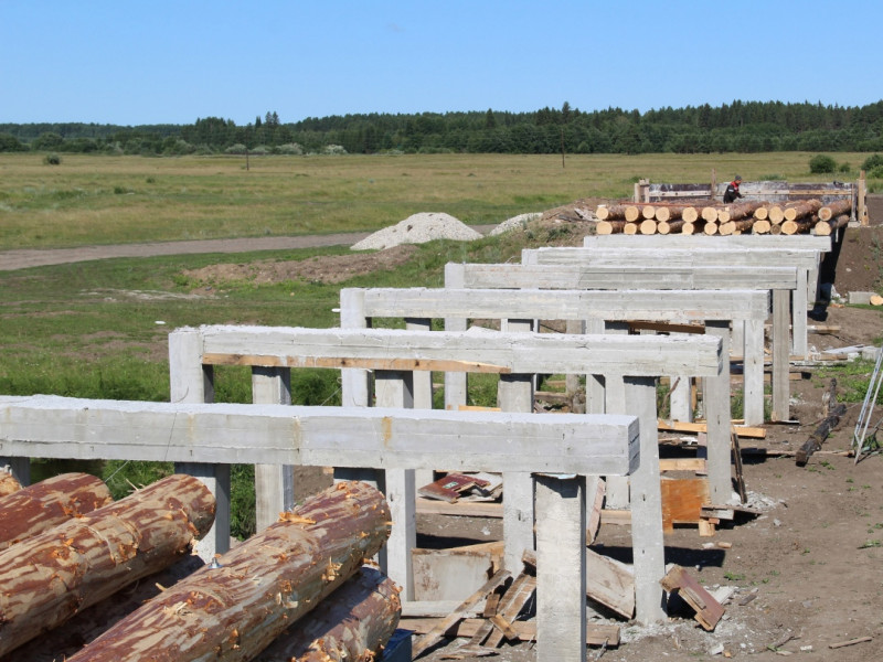 Работы по ремонту моста в селе Скородумском ведутся в соответствии с графиком