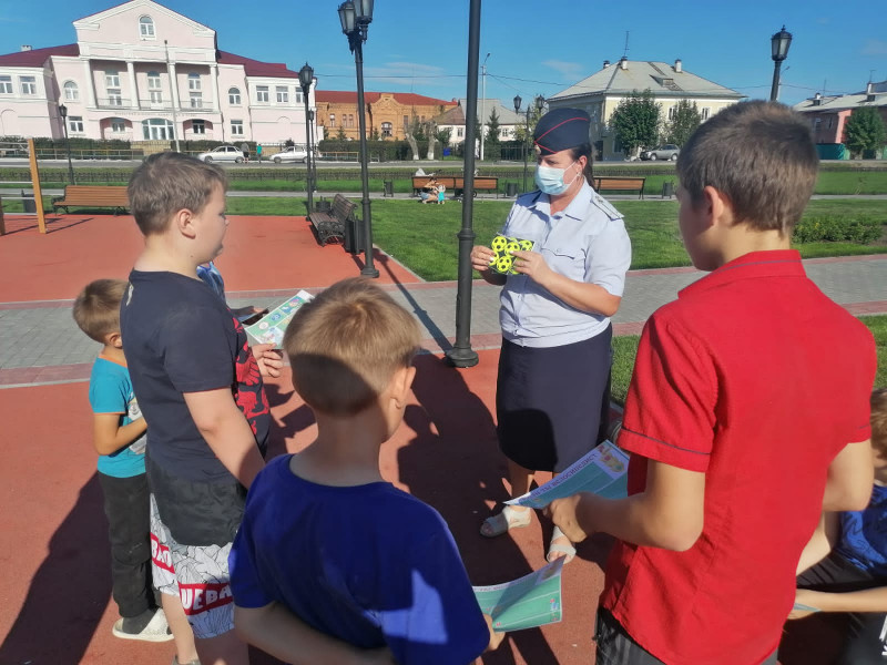 Сотрудники Госавтоинспекции Ирбита провели профилактический рейд «Внимание, дети!»