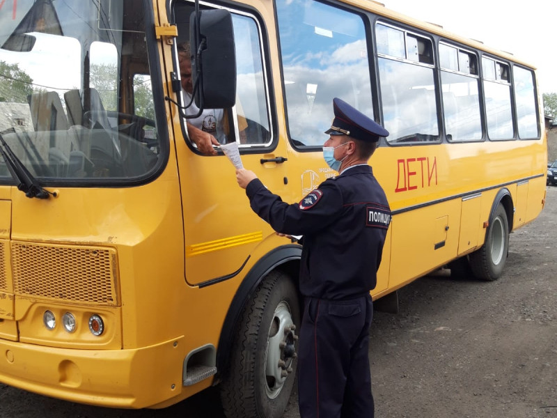 Перед началом нового учебного года сотрудники ирбитской Госавтоинспекции проверили школьные автобусы
