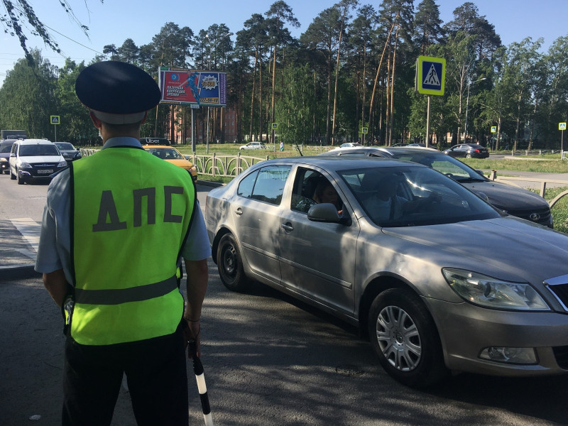 В преддверии нового учебного года родителям следует акцентировать внимание будущих школьников на соблюдении ПДД