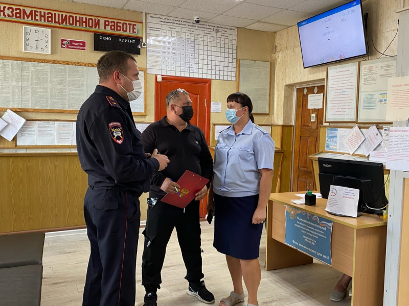 Общественный совет при МО МВД России «Ирбитский» проверил РЭО ГИБДД Ирбита в рамках акции «Гражданский мониторинг»