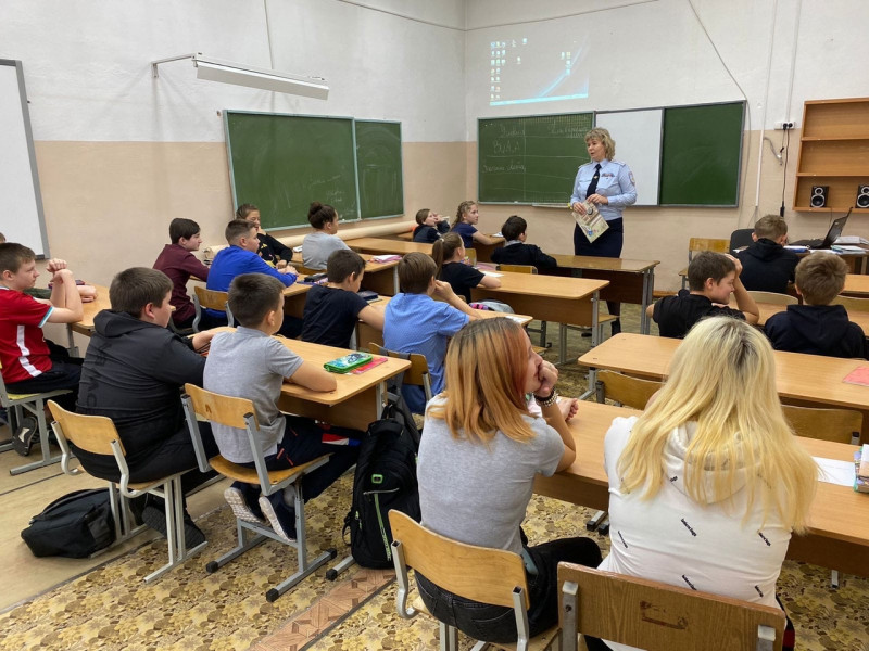 В Ирбите сотрудники полиции принимают участие в акции «Единый день профилактики»